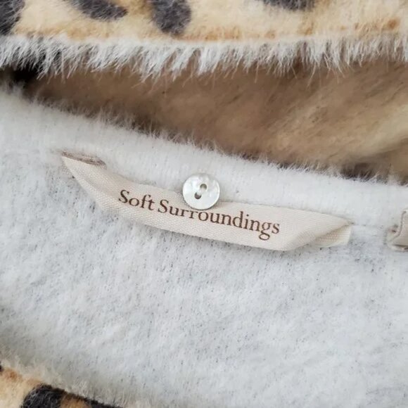 Soft Surroundings Fuzzy Soft Warm Animal Print Women's Scarf Sweater Size Medium - Picture 9 of 13